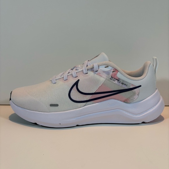 Nike White and Pink Athletic Shoes - Picture 3 of 7